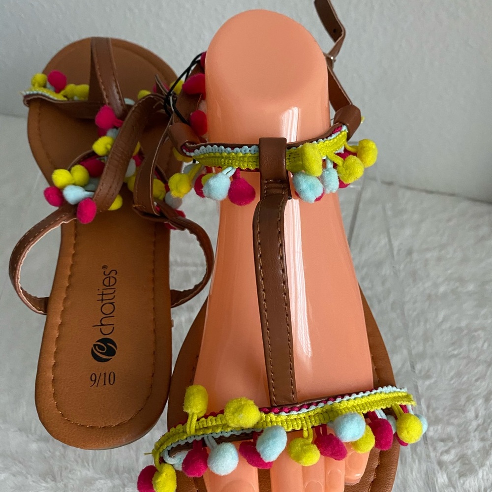 Sandles - Picture 2 of 8